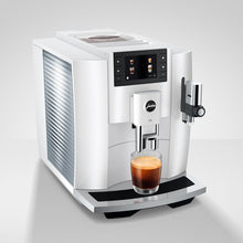 Cargar imagen en el visor de la galería, JURA E8 Piano White - Máquina de café superautomática + Cool control 1L