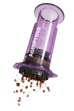 Cargar imagen en el visor de la galería, AeroPress Morado - Coffee Maker Cafetera Portátil CLEAR