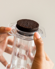 Cargar imagen en el visor de la galería, AeroPress Transparente - Coffee Maker Cafetera Portátil CLEAR
