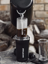 Cargar imagen en el visor de la galería, AeroPress Coffee Maker - Go Plus