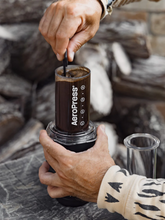 Cargar imagen en el visor de la galería, AeroPress Coffee Maker - Go Plus