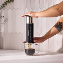 Cargar imagen en el visor de la galería, AeroPress Steel - Coffee Maker Cafetera Portátil