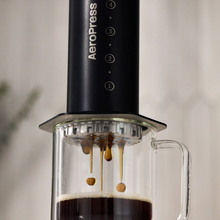 Cargar imagen en el visor de la galería, AeroPress Steel - Coffee Maker Cafetera Portátil