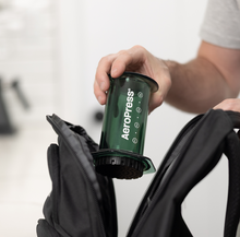 Cargar imagen en el visor de la galería, AeroPress Verde - Coffee Maker Cafetera Portátil CLEAR