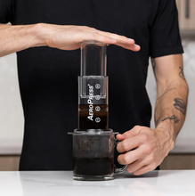 Cargar imagen en el visor de la galería, AeroPress Transparente - Coffee Maker Cafetera Portátil CLEAR