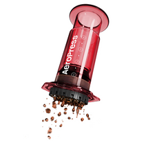 Cargar imagen en el visor de la galería, AeroPress Rojo - Coffee Maker Cafetera Portátil CLEAR