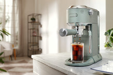Cargar imagen en el visor de la galería, Cafetera espresso Dedica Duo EC890 - De'Longhi