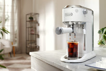 Cargar imagen en el visor de la galería, Cafetera espresso Dedica Duo EC890 - De'Longhi