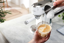 Cargar imagen en el visor de la galería, Cafetera espresso Dedica Duo EC890 - De'Longhi