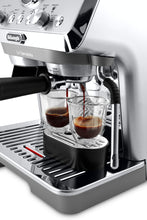 Cargar imagen en el visor de la galería, Cafetera de Bomba Tradicional La Specialista Arte EVO - De'Longhi
