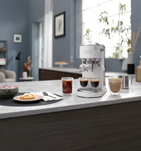 Cargar imagen en el visor de la galería, Cafetera espresso Dedica Duo EC890 - De'Longhi
