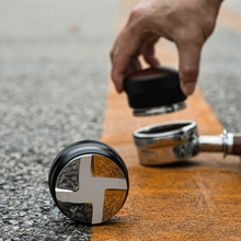 Cargar imagen en el visor de la galería, MHW-3BOMBER - Distribuidor 58mm Wood Lid Edition