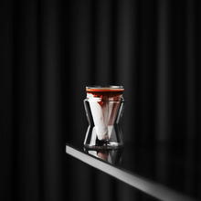 Cargar imagen en el visor de la galería, MHW-3BOMBER Vaso de vidrio transparente serie DW - V-Shaped 130ml