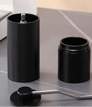 Cargar imagen en el visor de la galería, Molinillo manual de café con mango de madera - Cónicas de Acero Inox