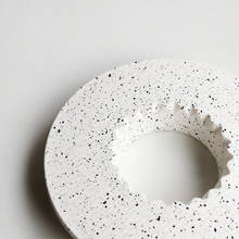 Cargar imagen en el visor de la galería, Origami Dripper Holder White Splash