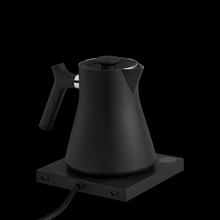 Cargar imagen en el visor de la galería, Tetera eléctrica Corvo EKG Negro - FELLOW