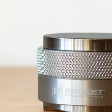 Cargar imagen en el visor de la galería, Rocket espresso 2 en 1 - Tamper y Nivelador Premium
