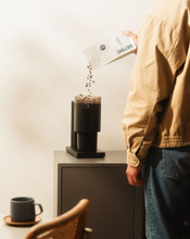 Cargar imagen en el visor de la galería, Molino eléctrico FELLOW Opus Espresso - Con graduaciones para moler café
