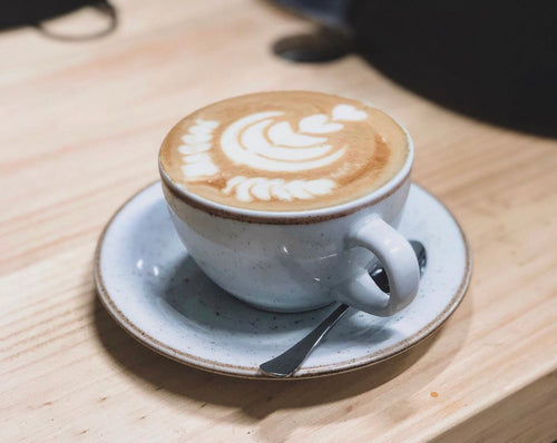 Taza para latte o capuccino caliente