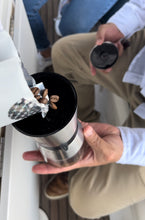 Cargar imagen en el visor de la galería, Molinillo manual acero inox con graduaciones- molino para café en grano