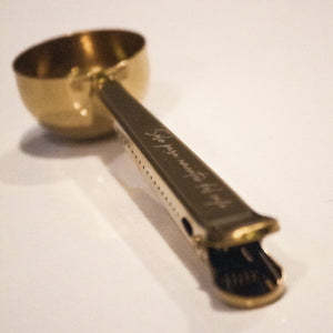 Clip multiusos con cuchara medidora para café - acero inoxidable