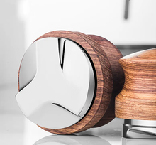 Cargar imagen en el visor de la galería, Distribuidor - Nivelador de madera para Tamper café - PREMIUM